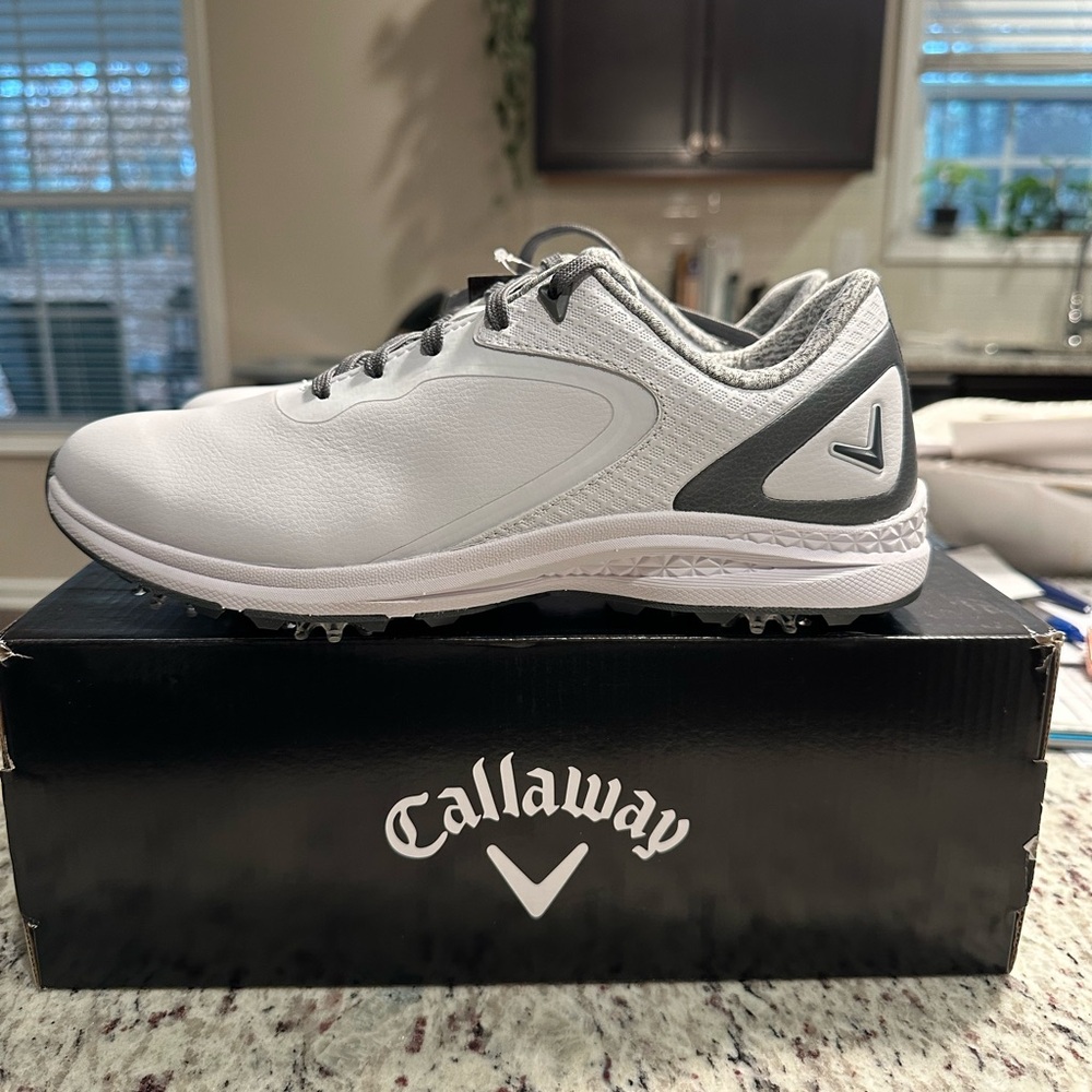 Callaway Women's White and Gray Athletic Shoes